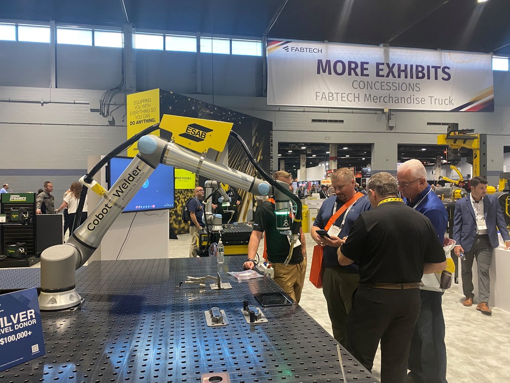 esab-cobot-welder-fabtech-event-2023-display